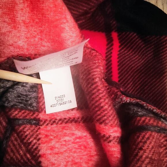 Sonoma Goods for Life XXL Women’s Red Black Plaid Pajama Set With Socks - Picture 5 of 12